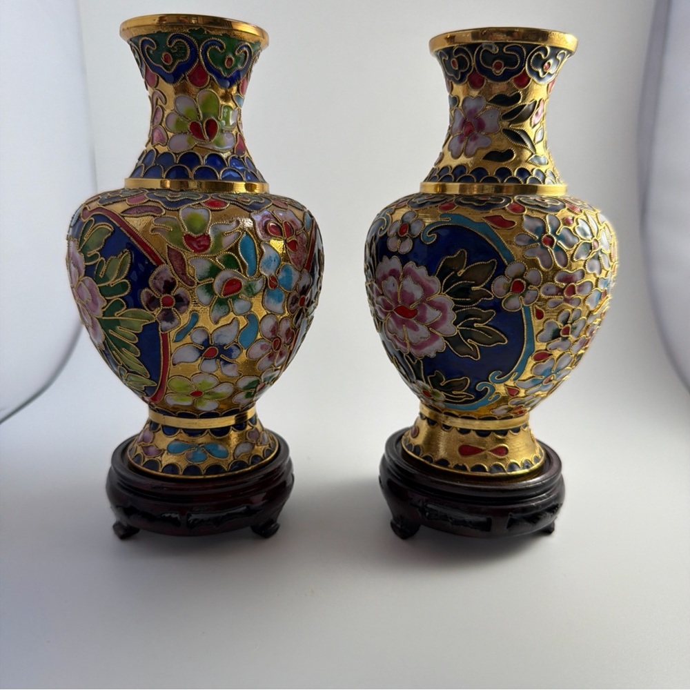 Ornate Chinese Floral Enamel on brass Cloisonné Bud Vase 6” Vintage Set of 2 - Picture 6 of 16